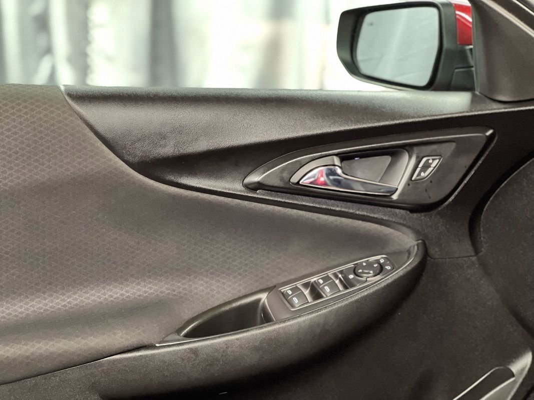 Used 2018 Chevrolet Malibu LT w/ Driver Confidence Package image 32