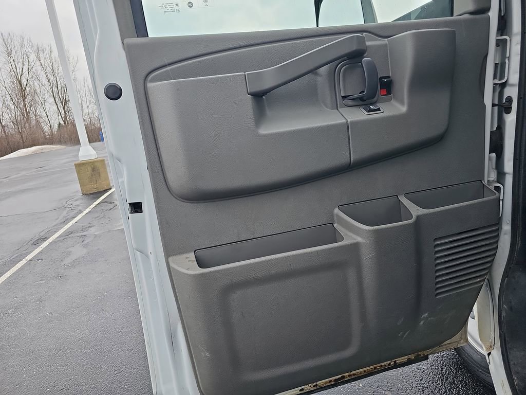 Certified 2021 Chevrolet Express 3500 Cutaway w/ Power Convenience Package image 21