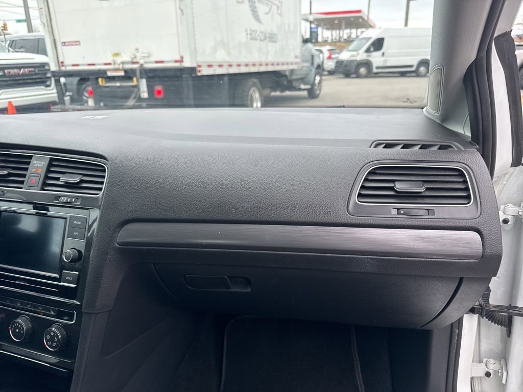 Used 2021 Volkswagen Golf 4-Door image 20