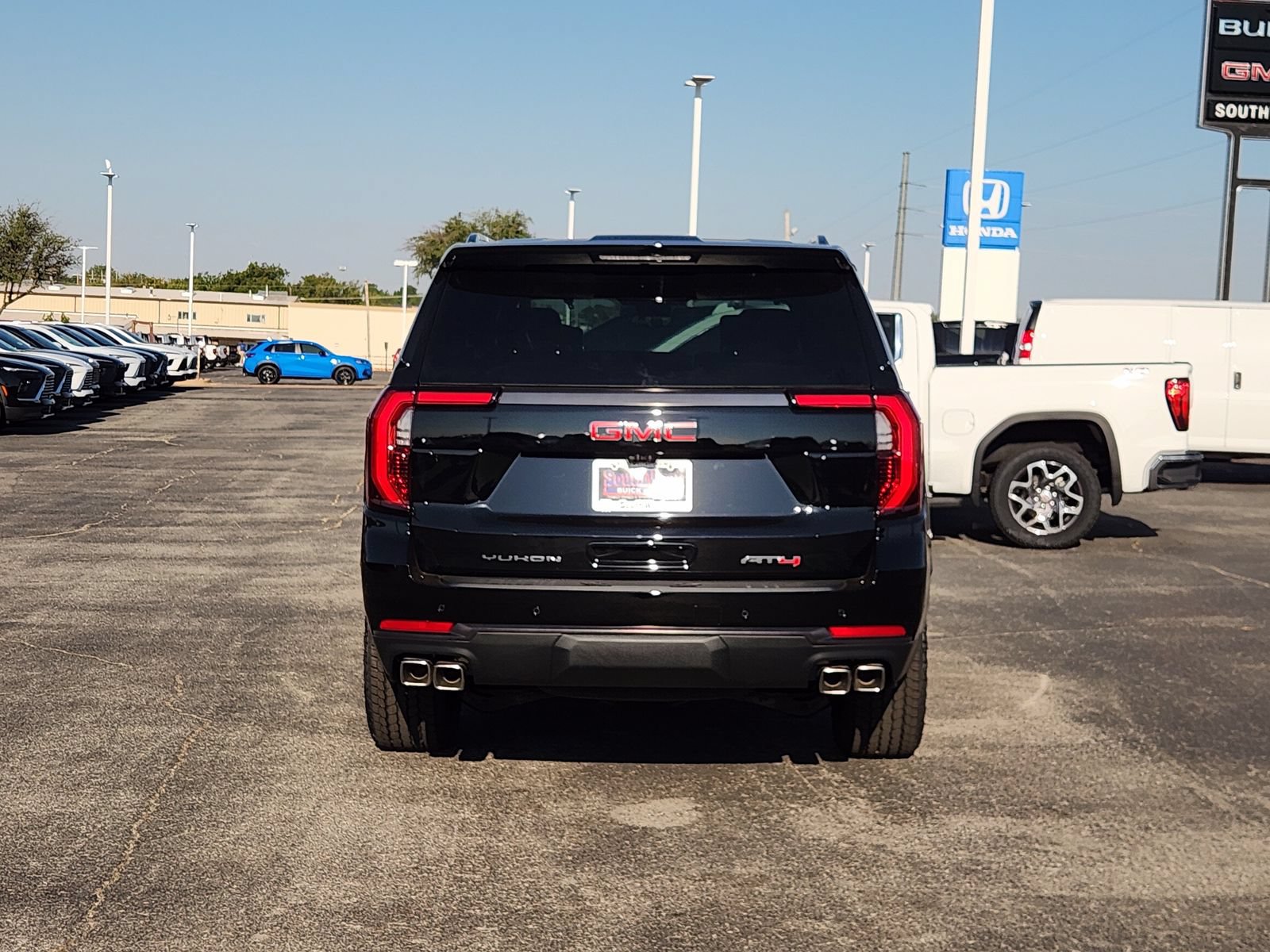 New 2026 GMC Yukon AT4 Ultimate w/ LPO, Floor Liner Package AWD/4WD image 8