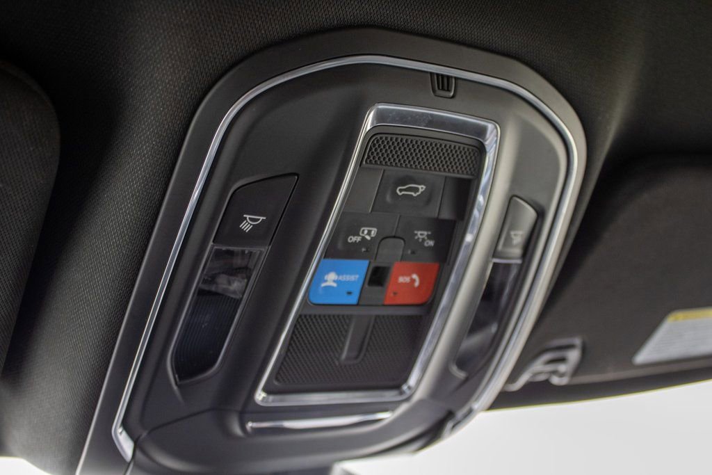 Used 2024 Jeep Wagoneer L Series II w/ Flexible Seating Group image 23