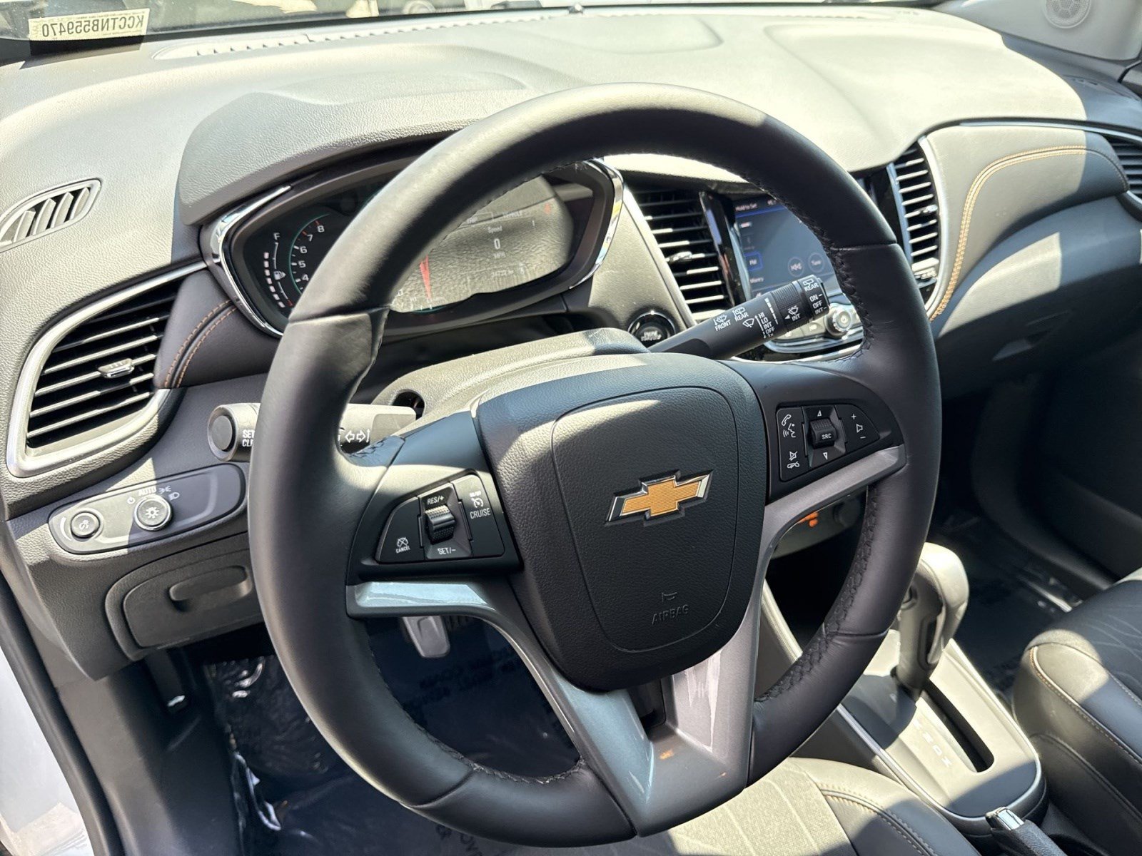 Used 2022 Chevrolet Trax LT w/ LT Convenience Package AWD/4WD image 16