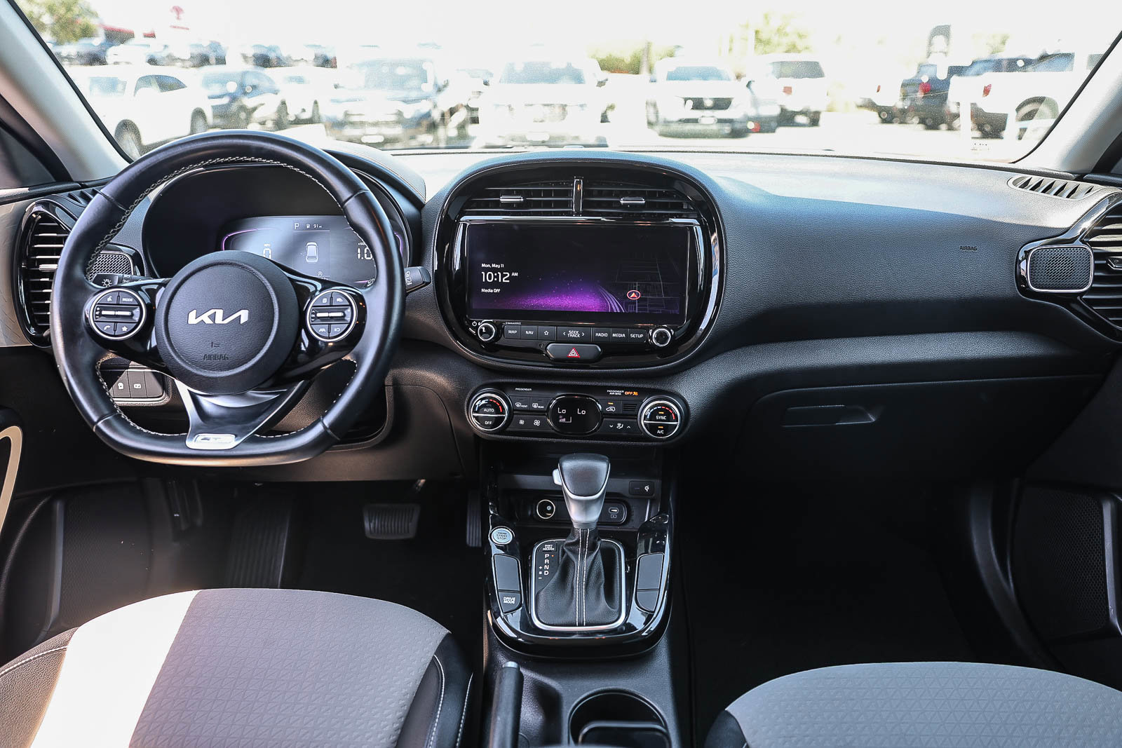 Used 2023 Kia Soul GT-Line FWD image 2