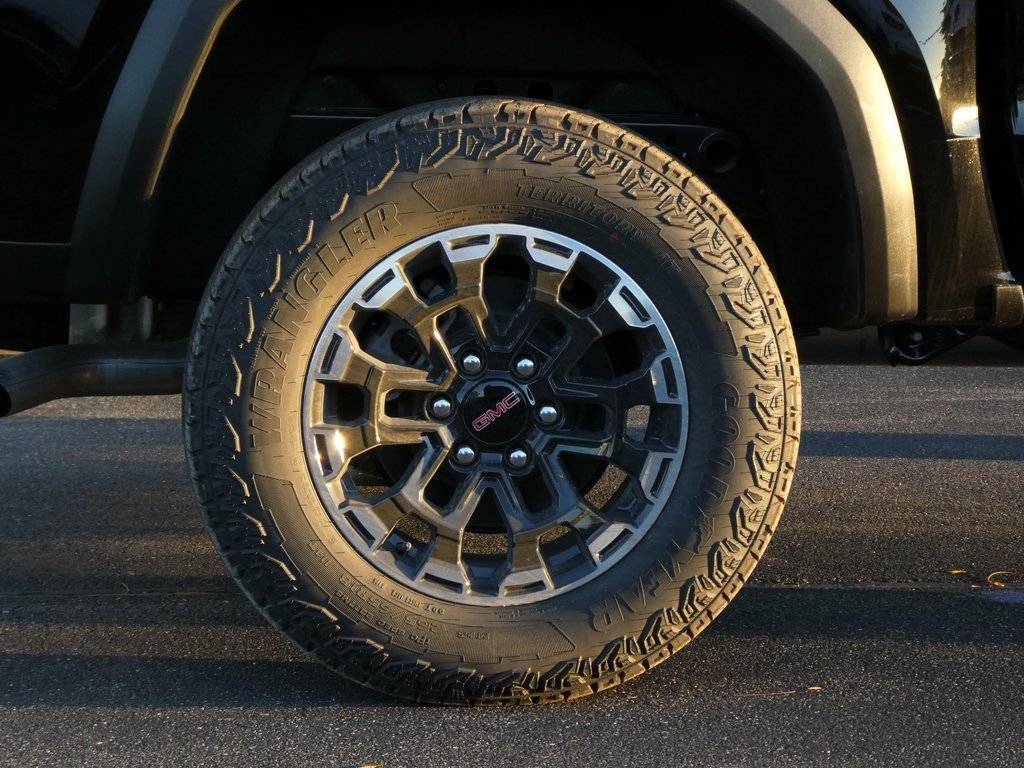 New 2026 GMC Canyon AT4 image 18