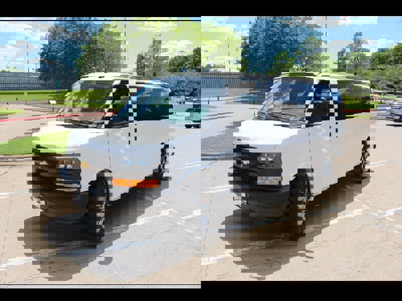 Used 2022 Chevrolet Express 3500 LS RWD image 1