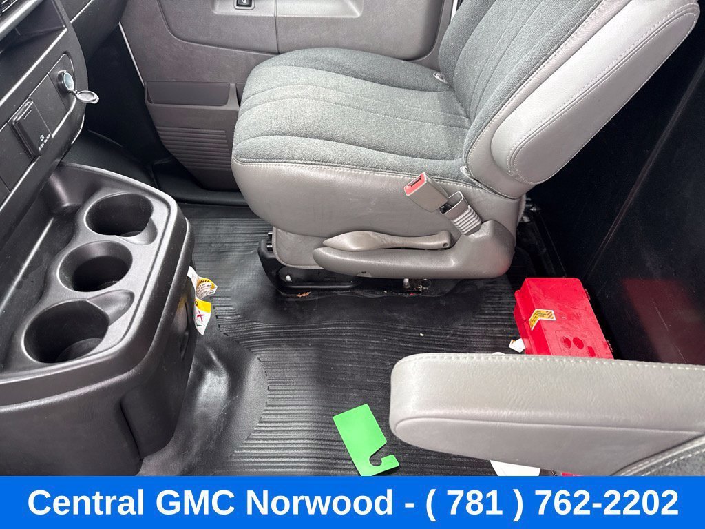 Used 2025 Chevrolet Express 2500 w/ Driver Convenience Package RWD image 22