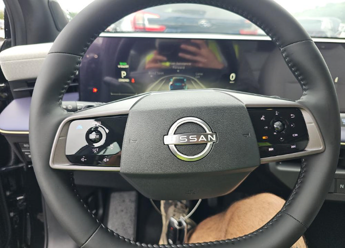Certified 2026 Nissan Leaf SV Plus FWD image 8