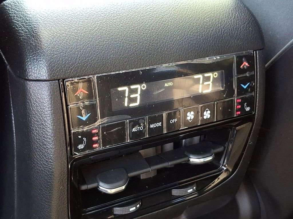 Certified 2023 Jeep Grand Cherokee Overland w/ Luxury Tech Group IV AWD/4WD image 11