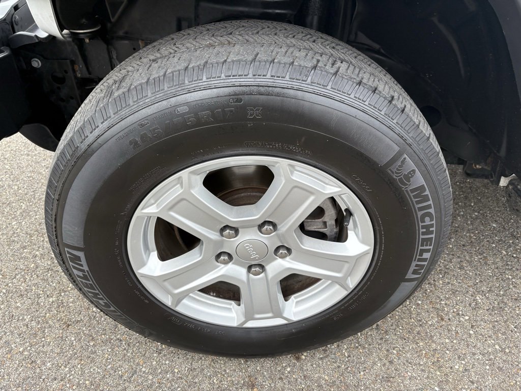 Used 2021 Jeep Wrangler Unlimited Sahara image 12