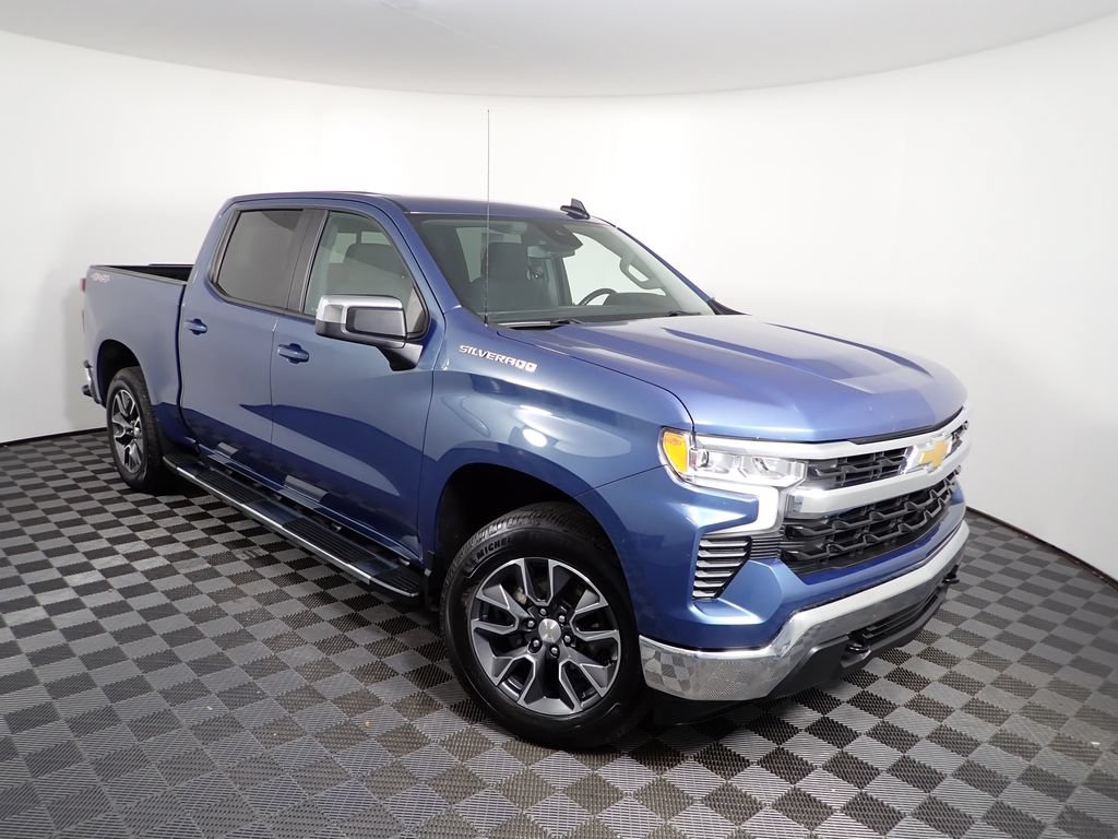 Used 2024 Chevrolet Silverado 1500 LT w/ Convenience Package II AWD/4WD image 8