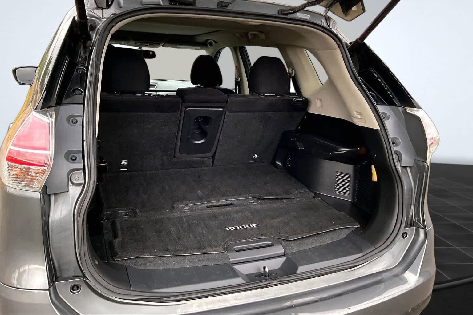 Used 2015 Nissan Rogue SV w/ SV Premium Package AWD/4WD image 19
