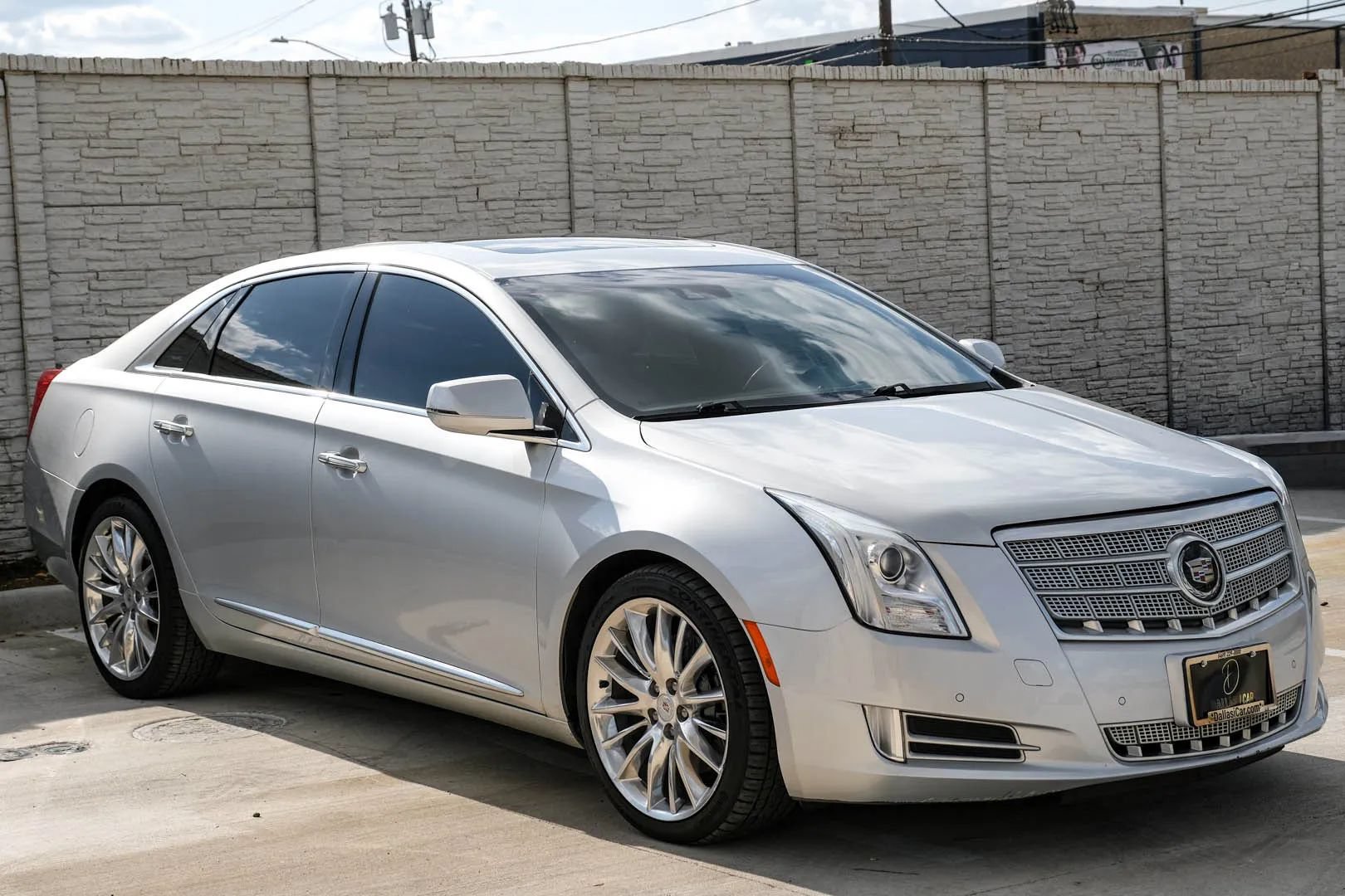Used 2015 Cadillac XTS Platinum AWD/4WD image 4
