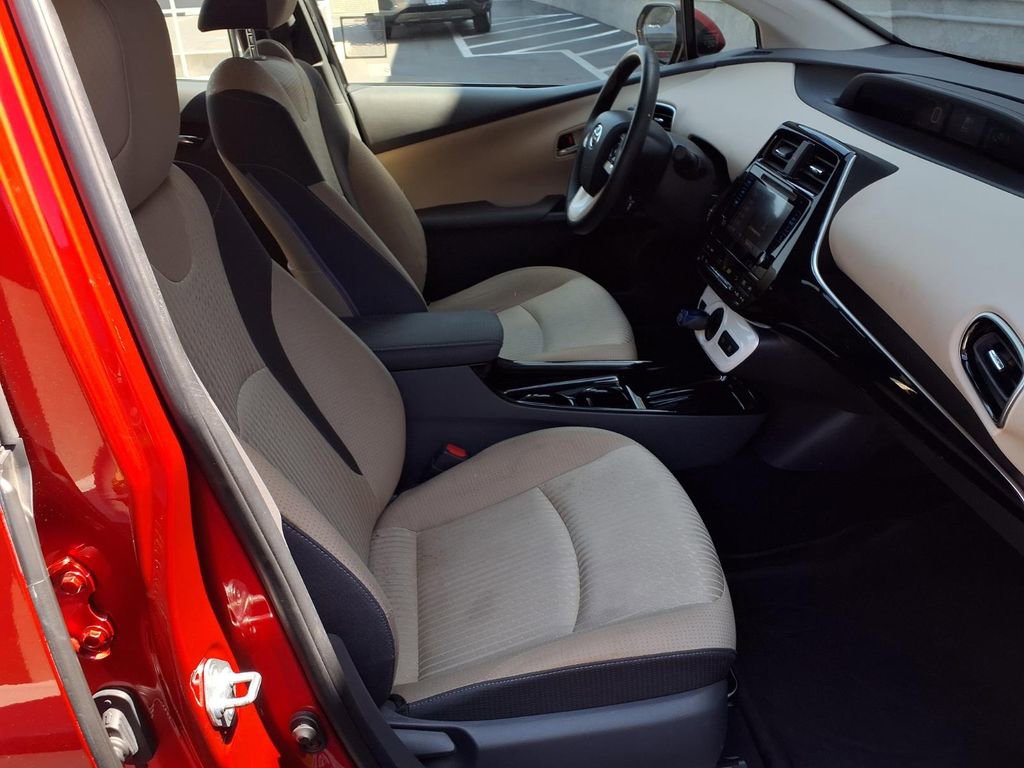 Certified 2017 Toyota Prius Three FWD image 24