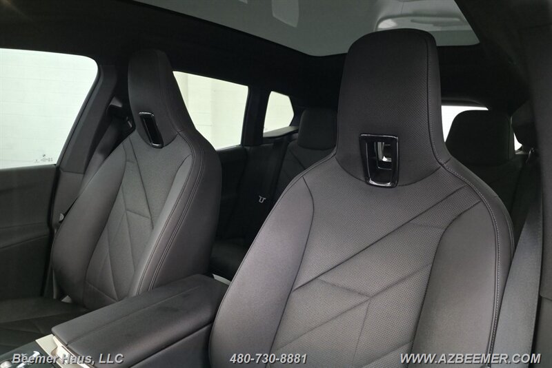 Used 2024 BMW iX xDrive50 w/ Premium Package AWD/4WD image 25