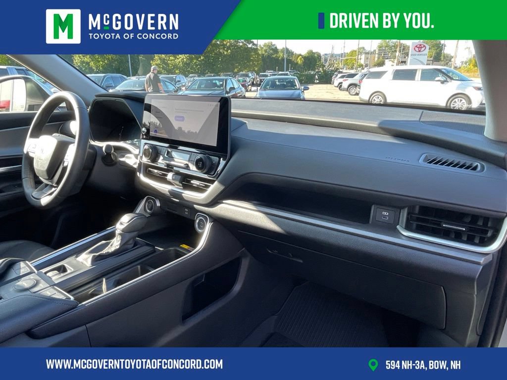 Used 2026 Toyota Grand Highlander AWD image 38