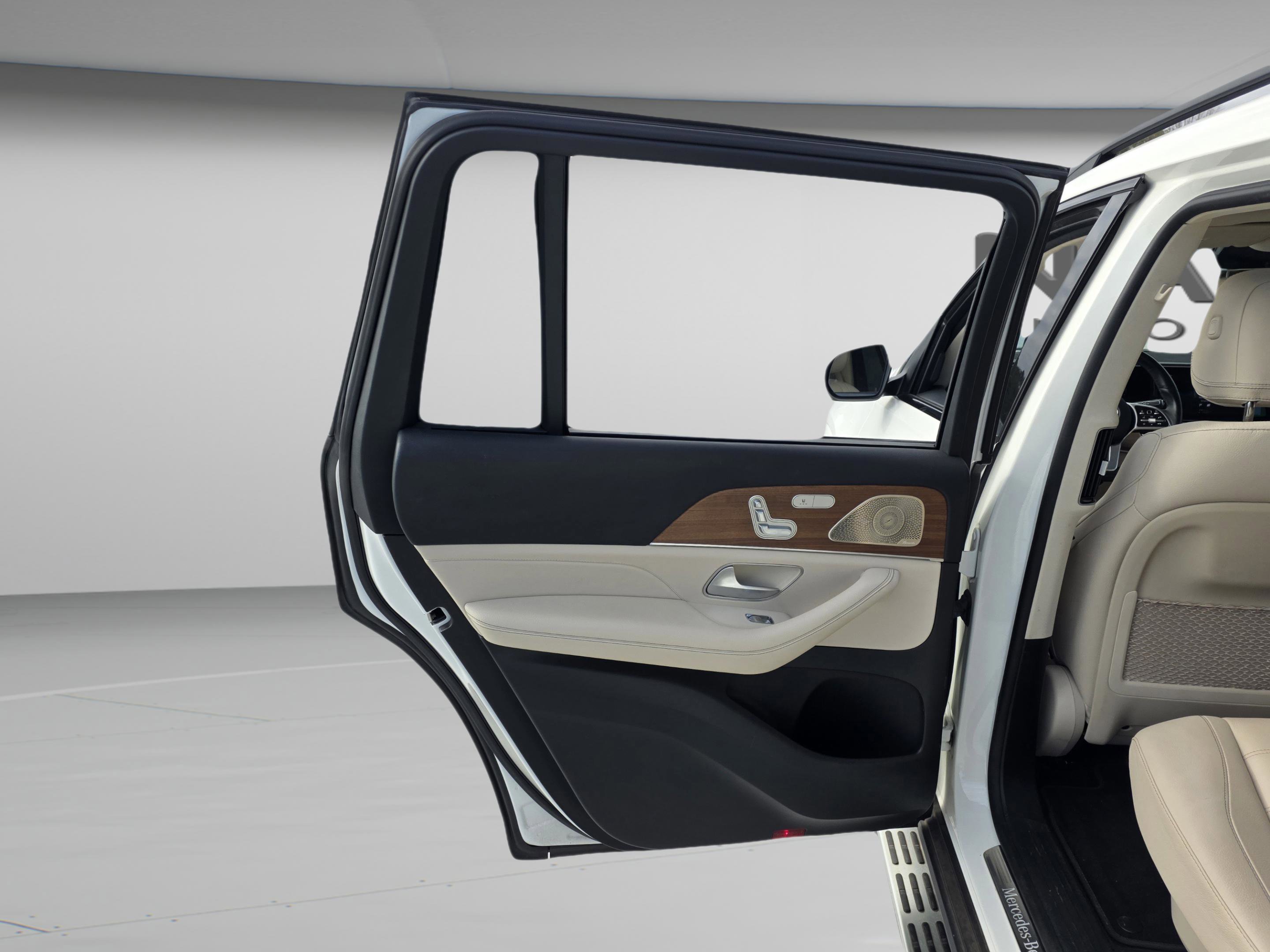 Used 2022 Mercedes-Benz GLS 450 4MATIC image 19