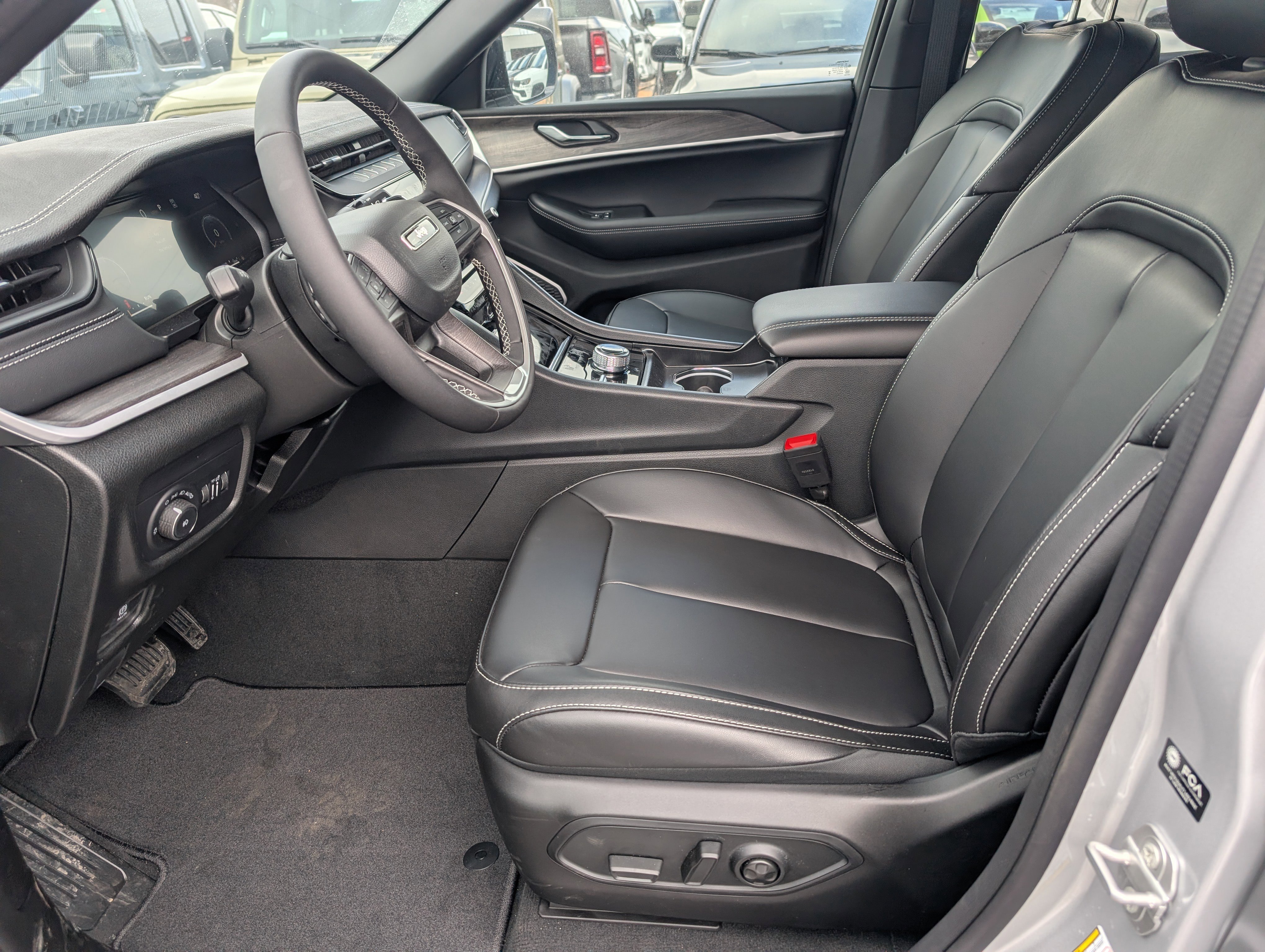 New 2026 Jeep Grand Cherokee Limited image 12