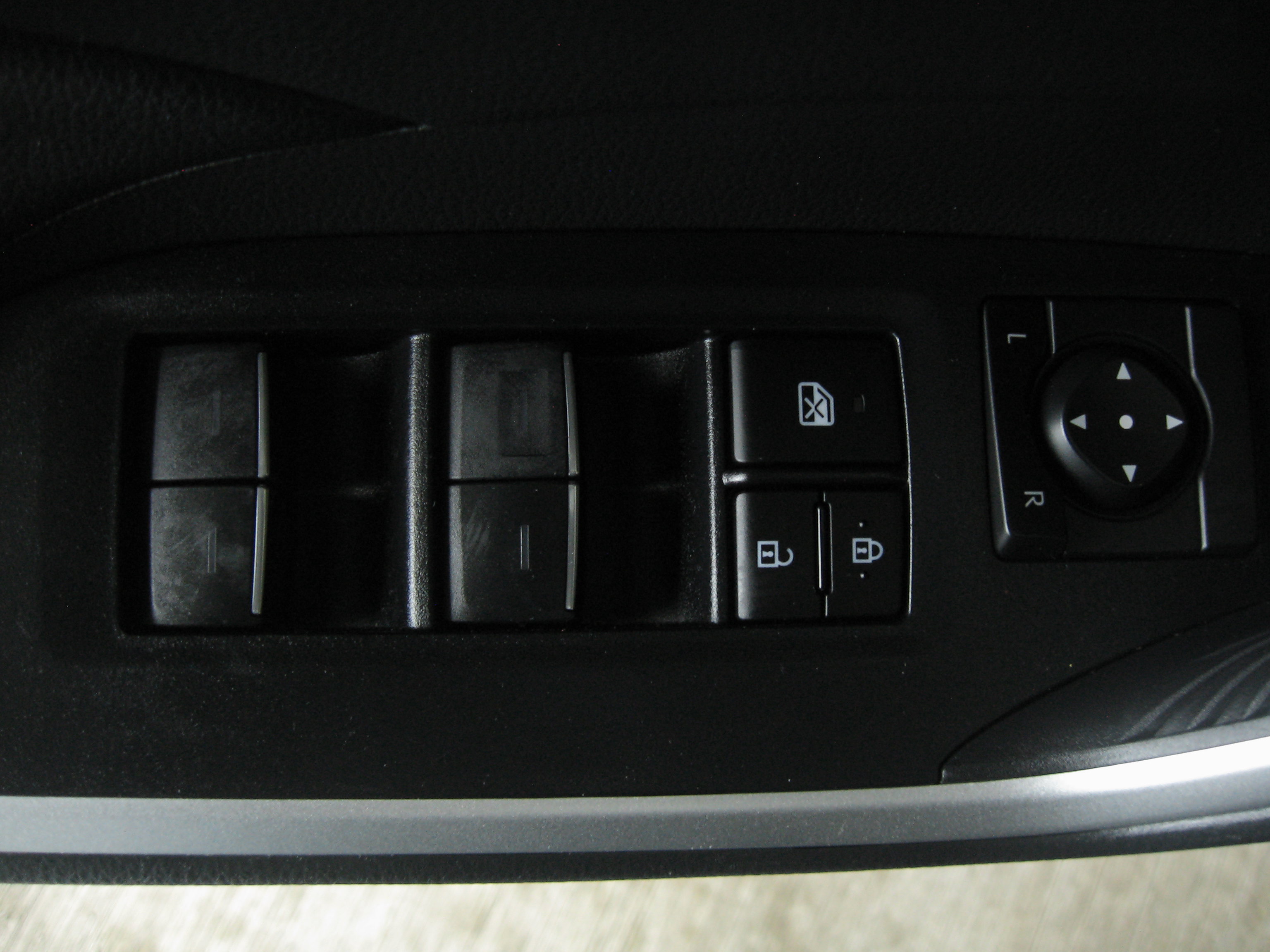 Used 2023 Toyota RAV4 AWD Hybrid image 11