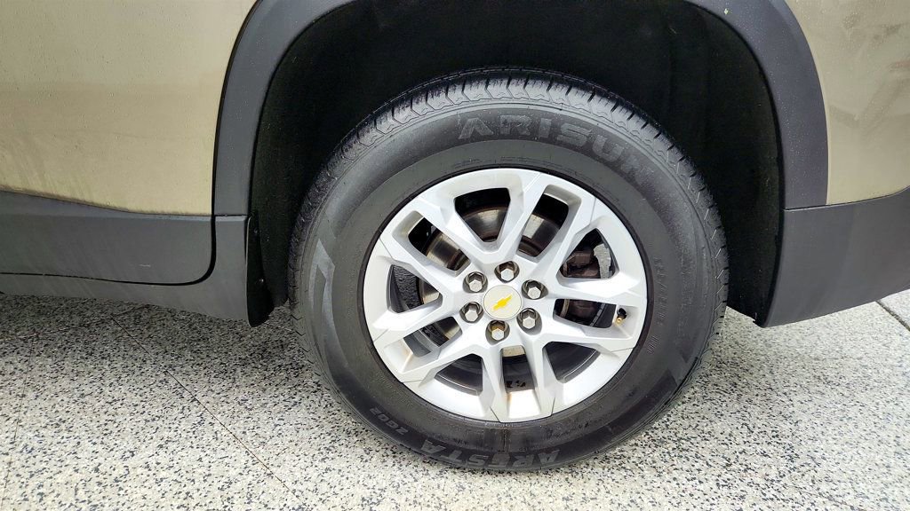 Used 2020 Chevrolet Traverse LT image 9