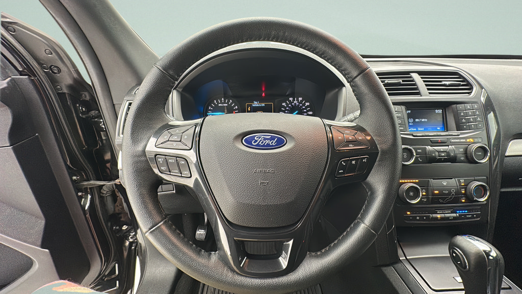 Used 2019 Ford Explorer XLT w/ Class III Trailer Tow Package AWD/4WD image 16