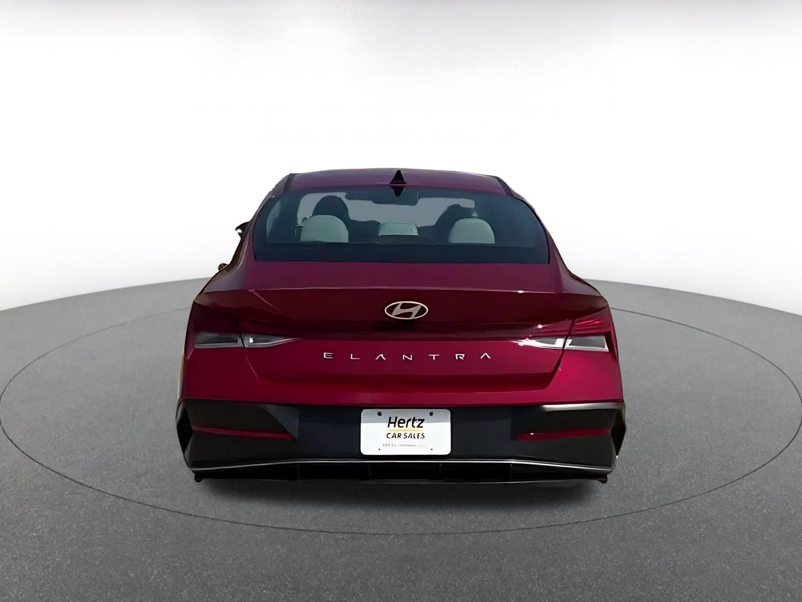 Used 2025 Hyundai Elantra Limited FWD image 12