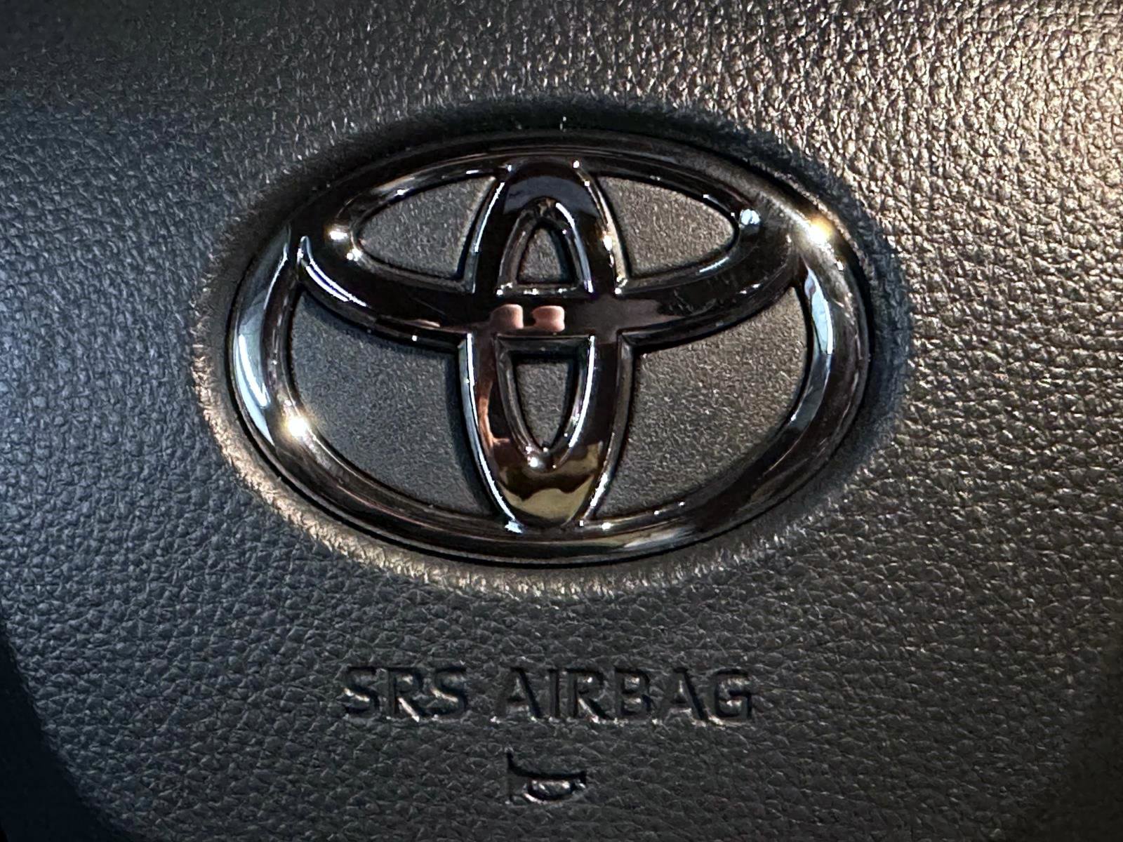 Used 2026 Toyota Sienna XSE image 26