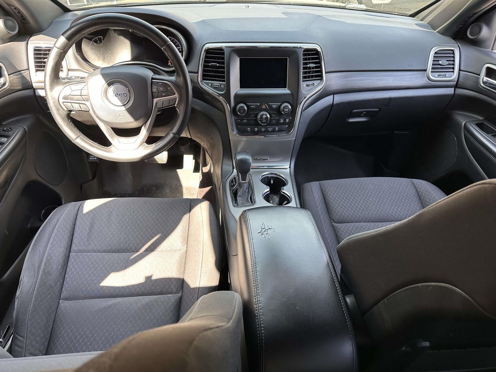 Used 2019 Jeep Grand Cherokee Laredo AWD/4WD image 20