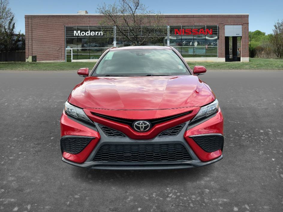 Used 2021 Toyota Camry SE w/ Convenience Package FWD image 6