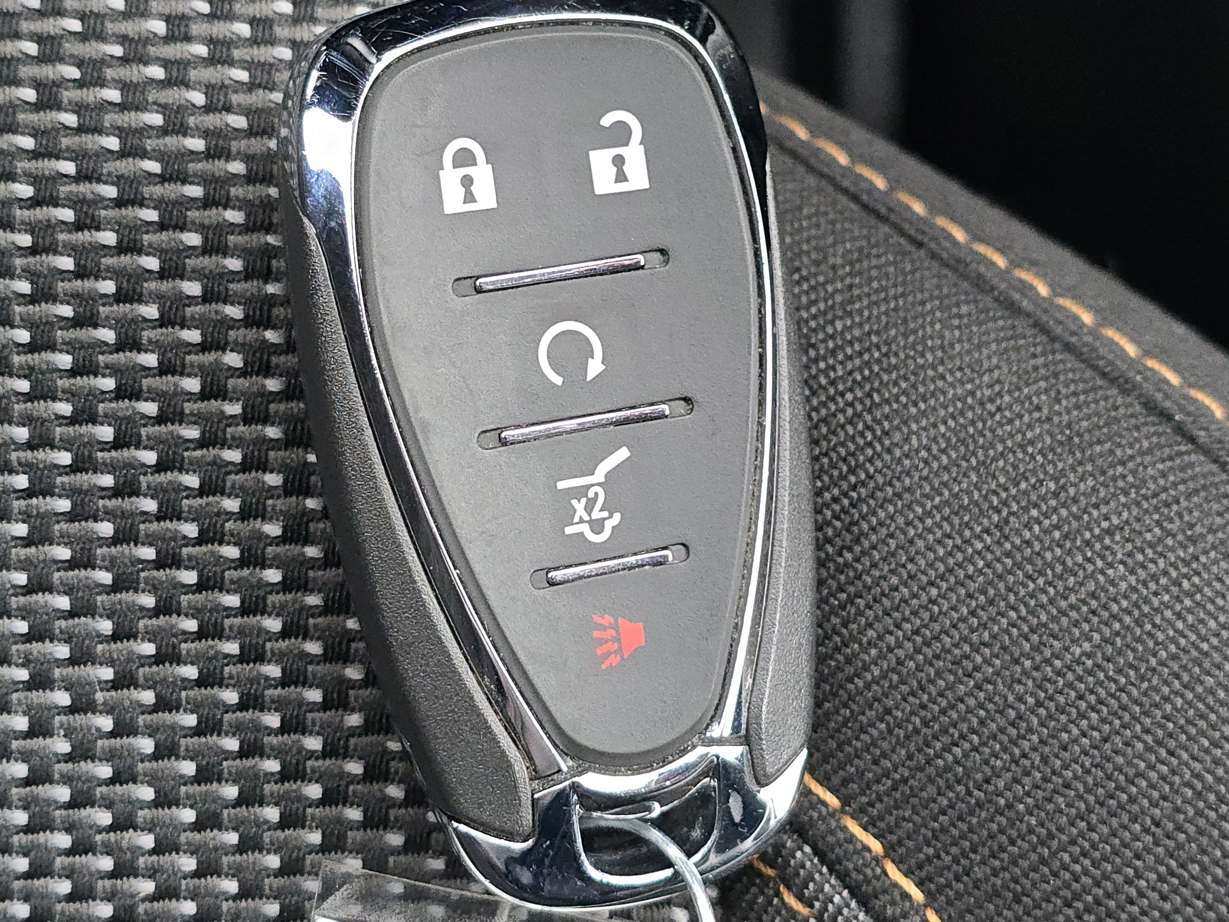 Used 2021 Chevrolet Traverse LT w/ LPO, Floor Liner Package image 28