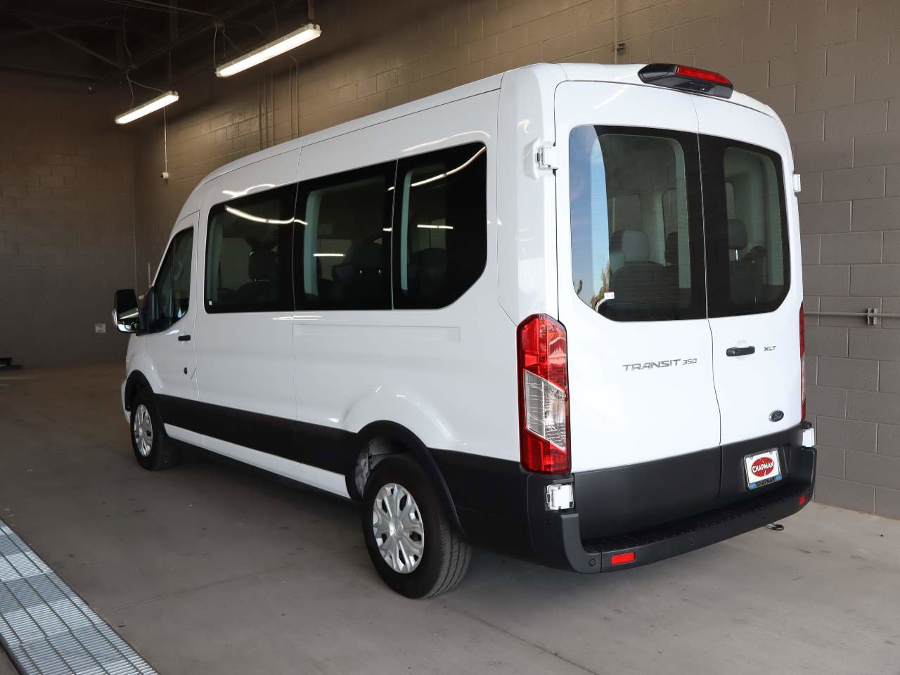 Used 2022 Ford Transit 350 XLT RWD image 3