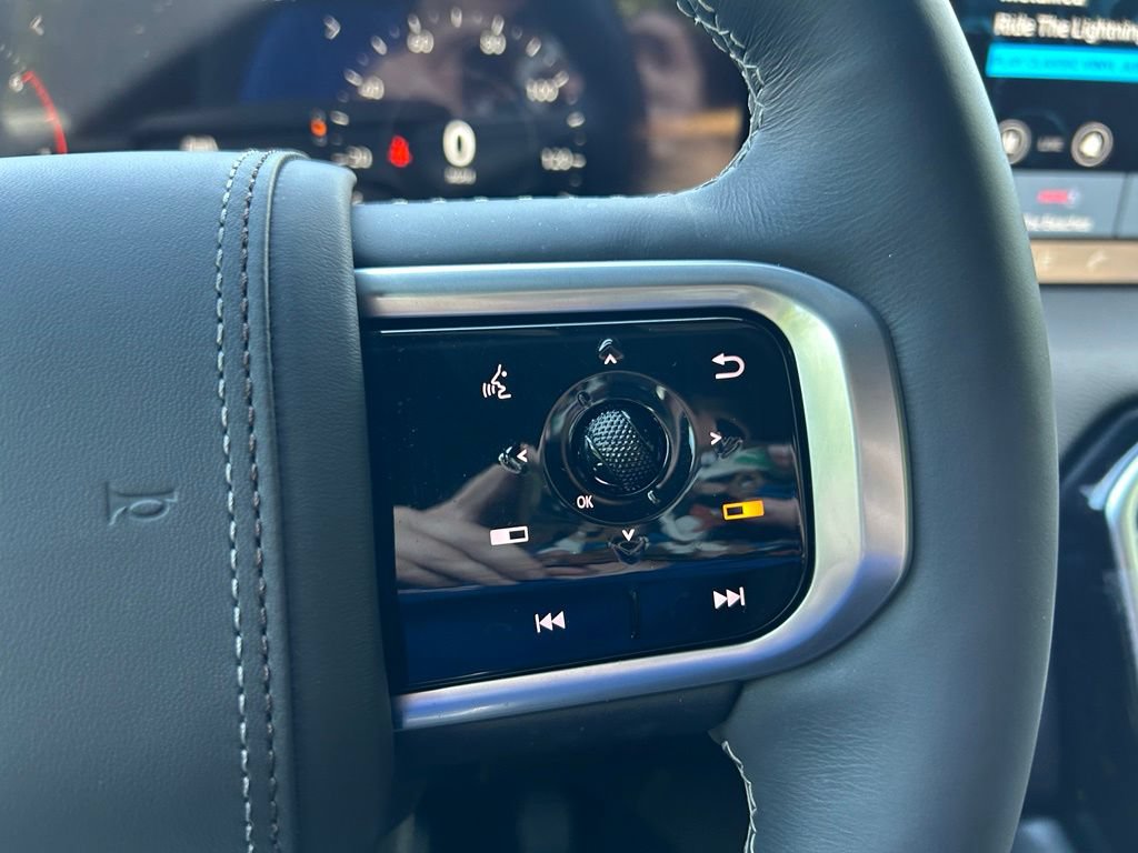 Used 2025 Nissan Armada Platinum Reserve RWD image 28