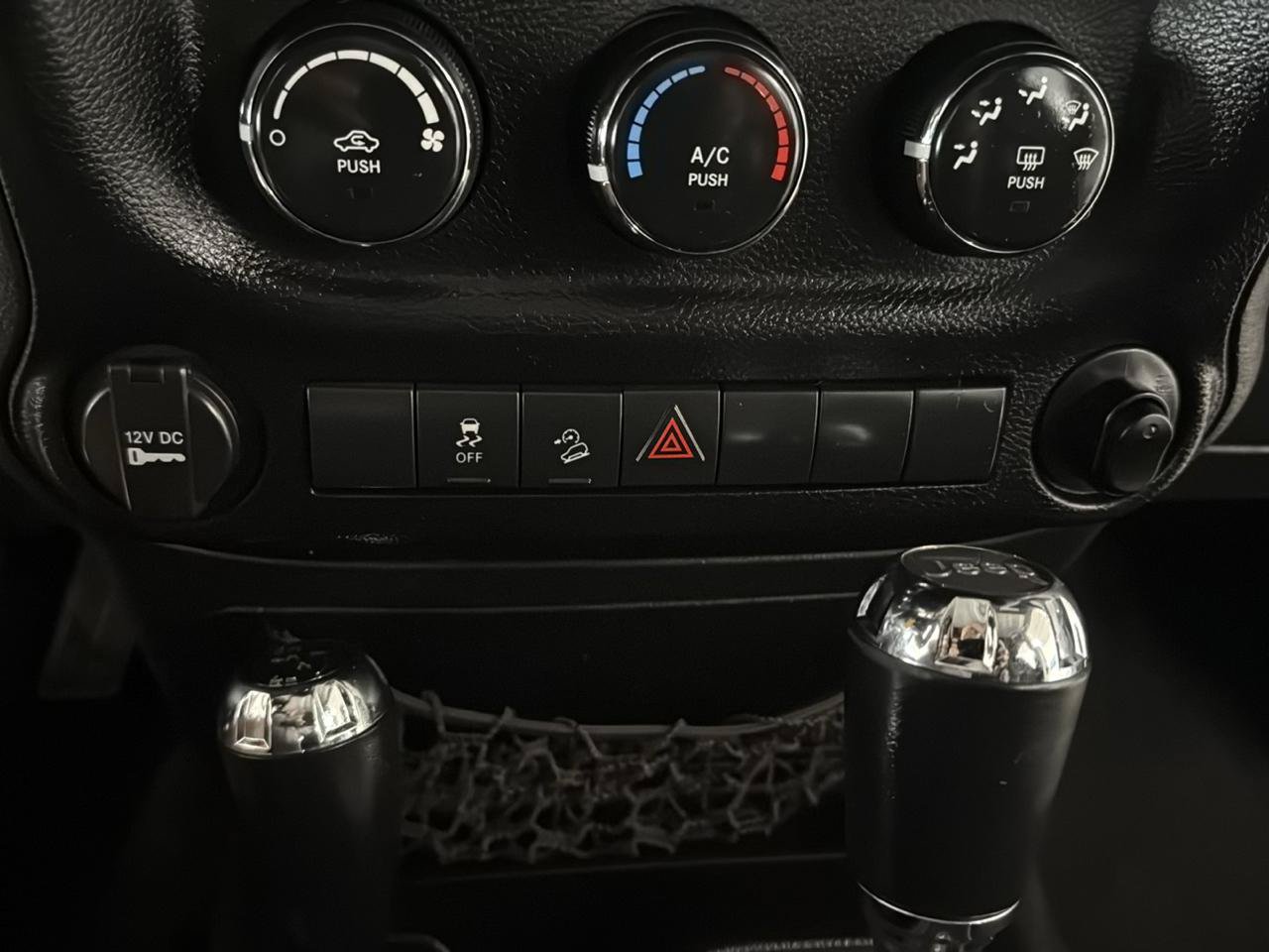 Used 2013 Jeep Wrangler Unlimited Sport w/ Connectivity Group AWD/4WD image 19