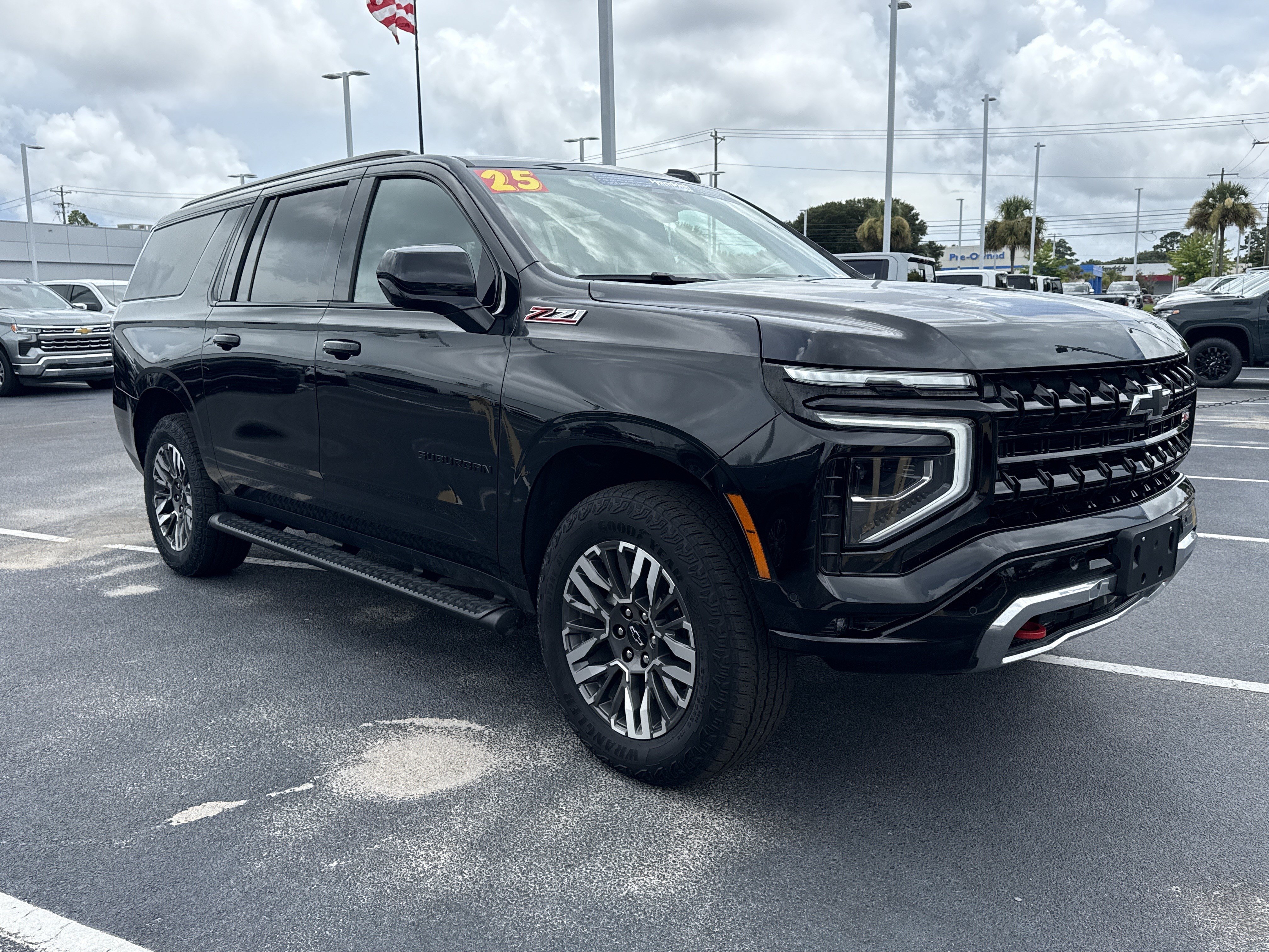 Used 2025 Chevrolet Suburban Z71 AWD/4WD image 6