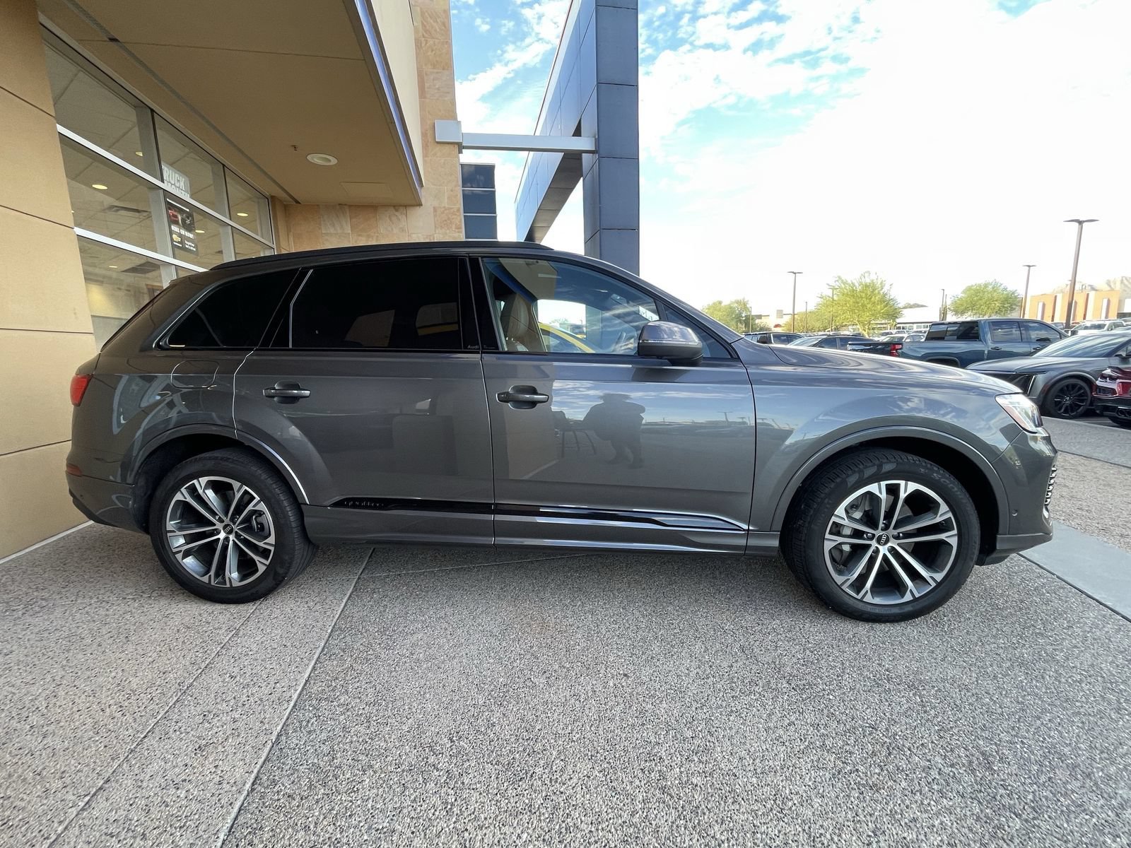 Used 2025 Audi Q7 2.0T Premium Plus w/ Premium Plus Package AWD/4WD image 5