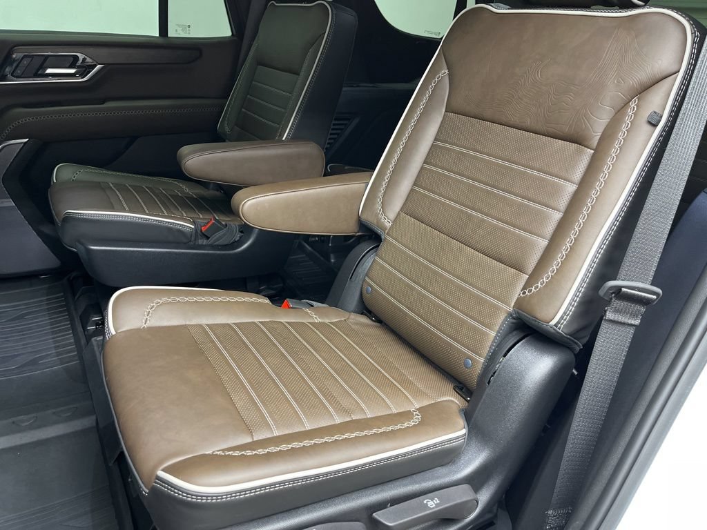 Used 2026 GMC Yukon Denali Ultimate w/ LPO, Floor Liner Package AWD/4WD image 23