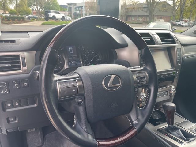 Used 2017 Lexus GX 460 image 12
