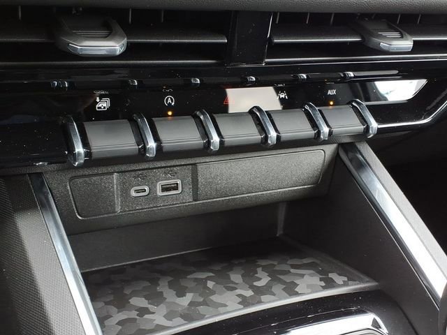 New 2026 GMC Canyon Elevation w/ Convenience Package image 10