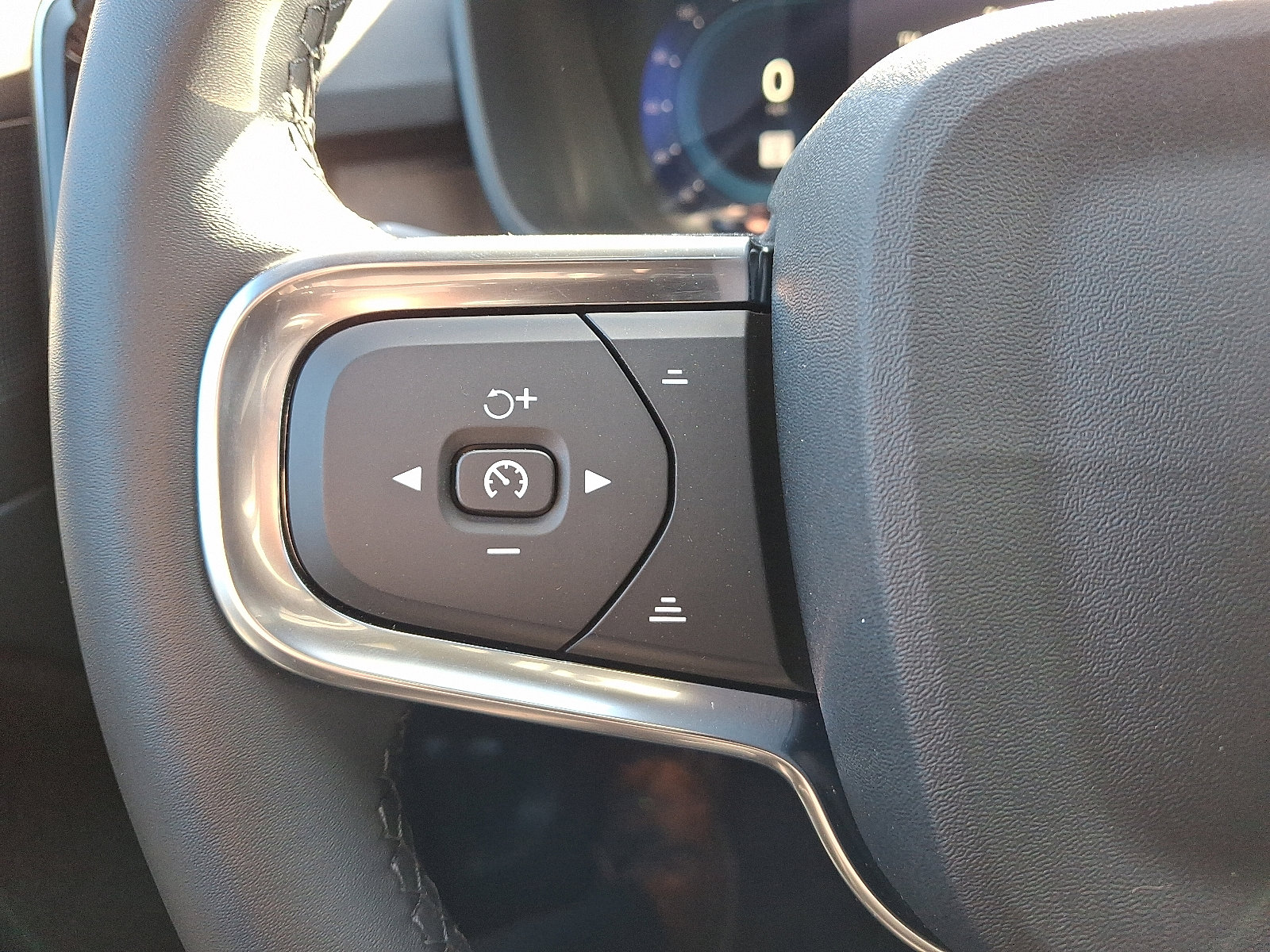 Certified 2023 Volvo XC40 Recharge Plus w/ Protection Package Premier image 20