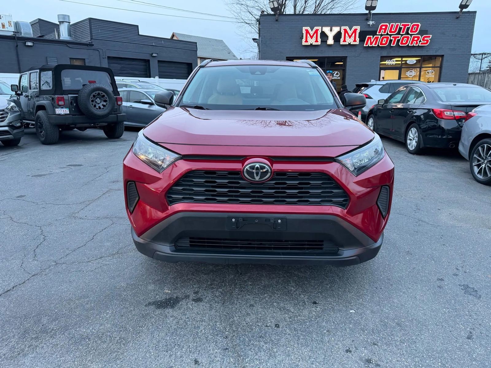 Used 2019 Toyota RAV4 LE image 2