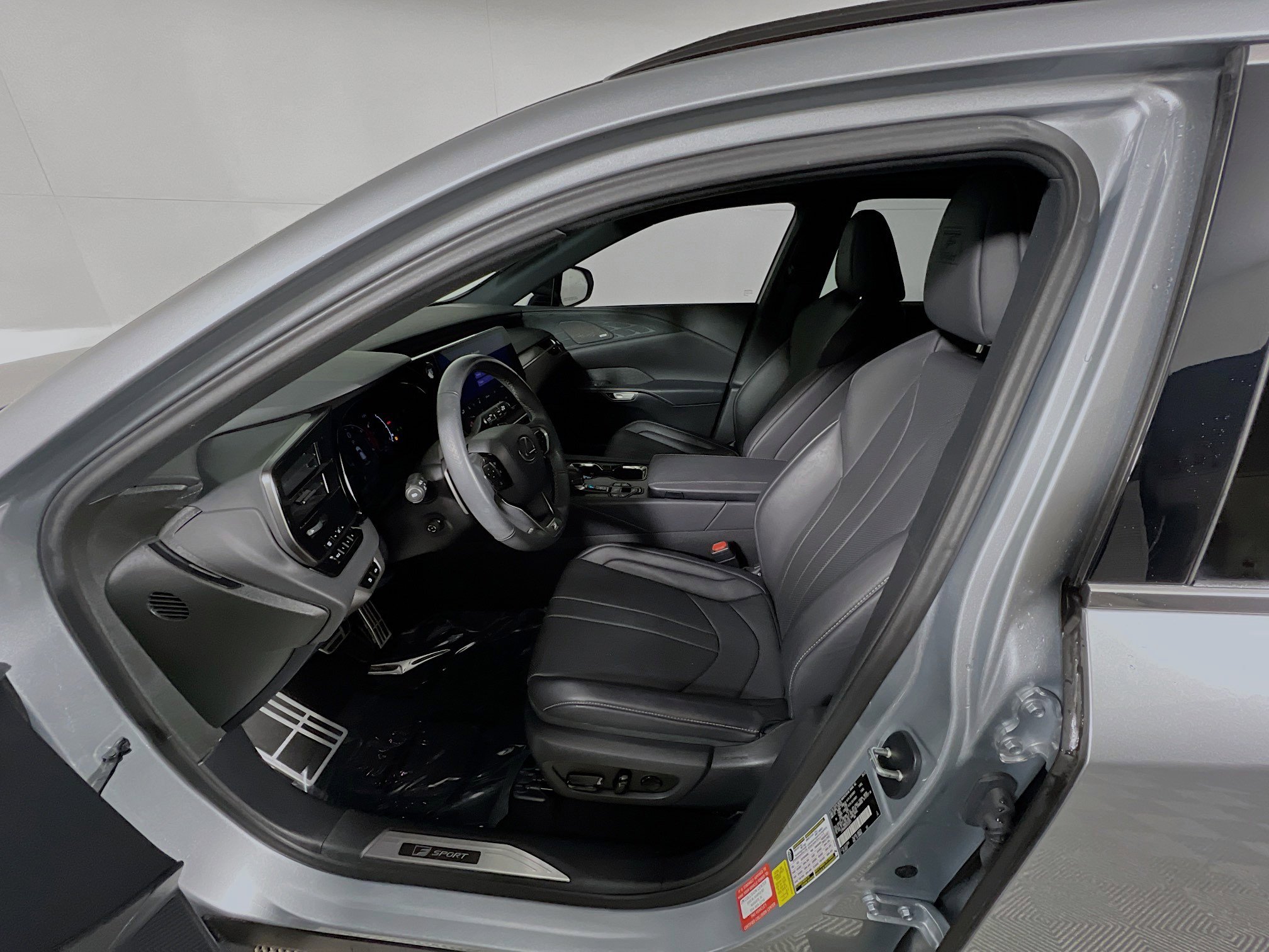 Used 2023 Lexus RX 350 F Sport w/ Cold Area Package image 15