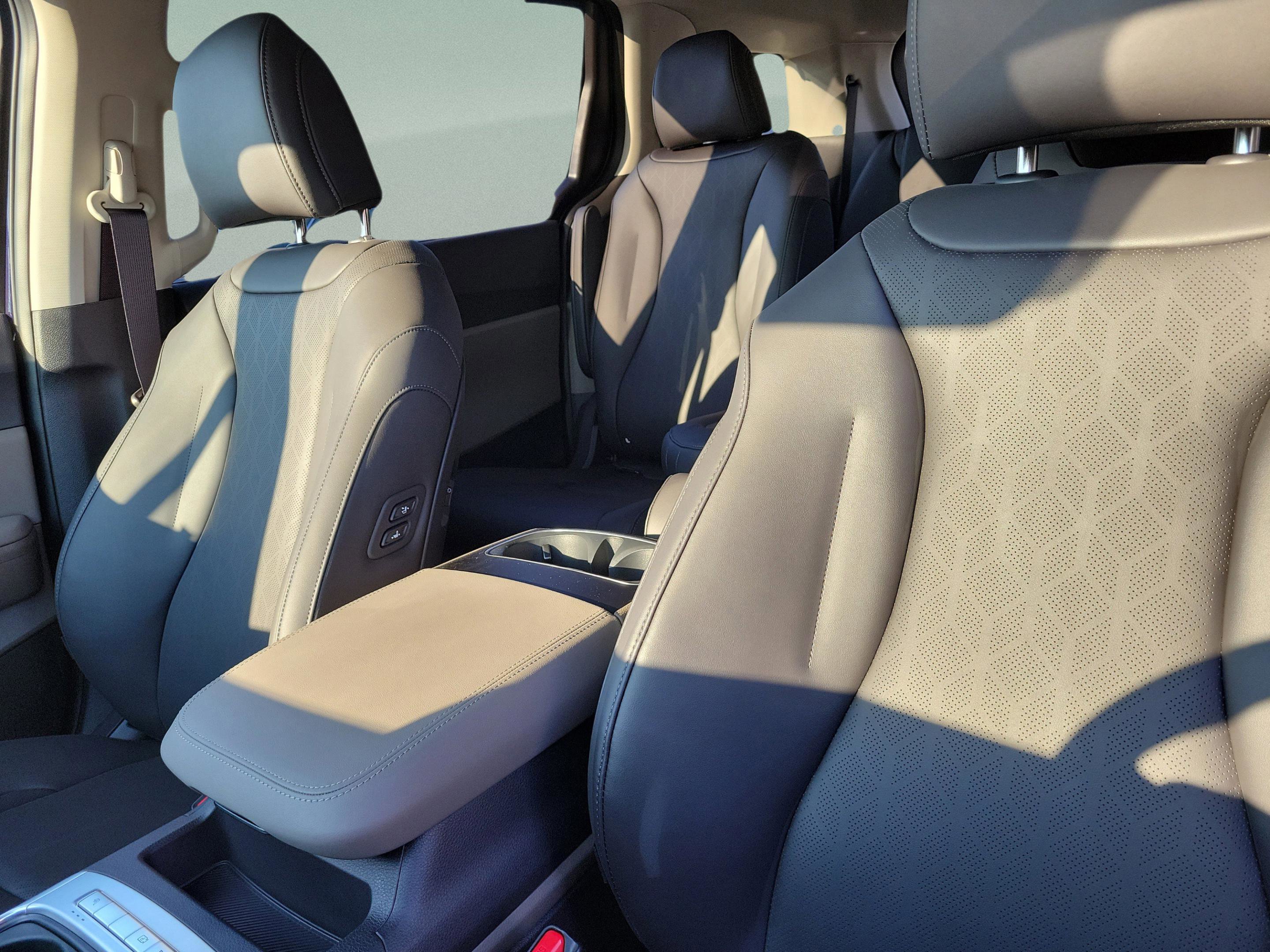 New 2026 Kia Carnival EX image 28