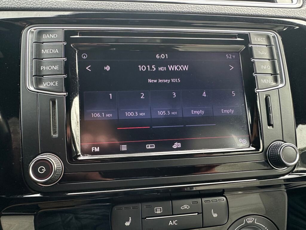 Used 2017 Volkswagen Jetta Sport w/ Jetta Sport Lighting Package image 16