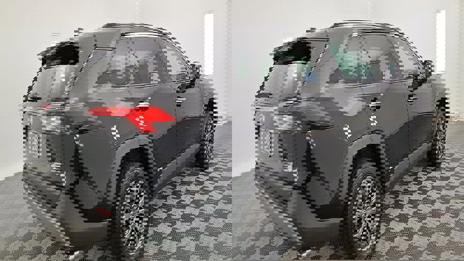 Used 2023 Toyota RAV4 Limited w/ Limited Grade Weather Package image 4