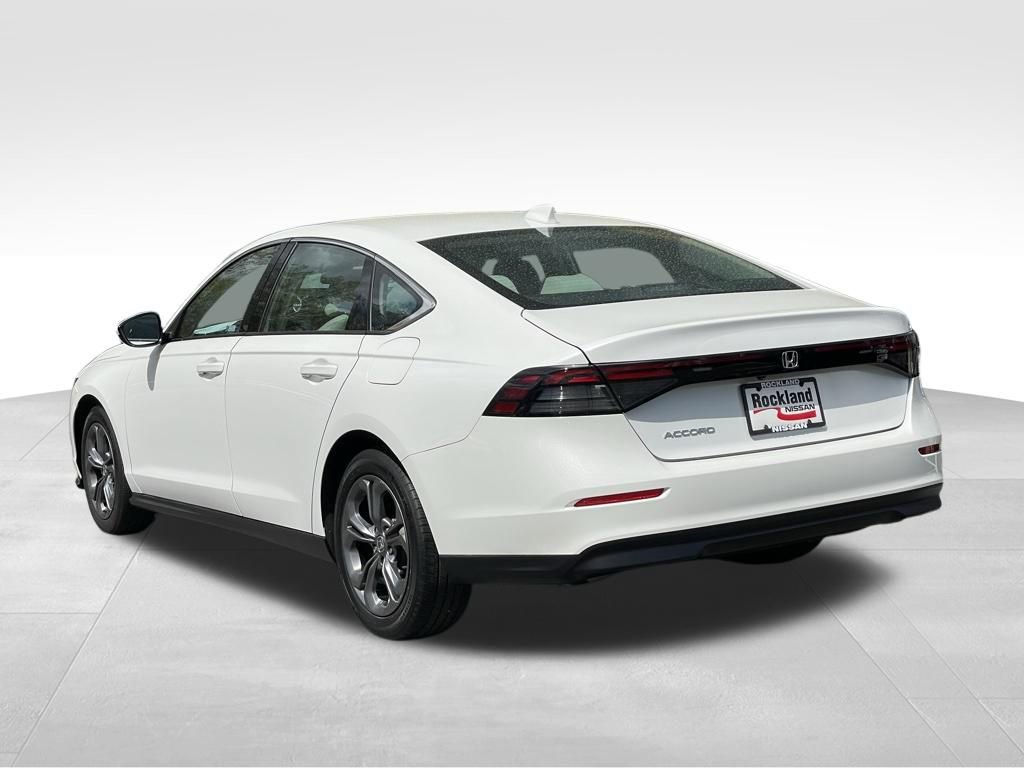 Used 2023 Honda Accord EX image 5