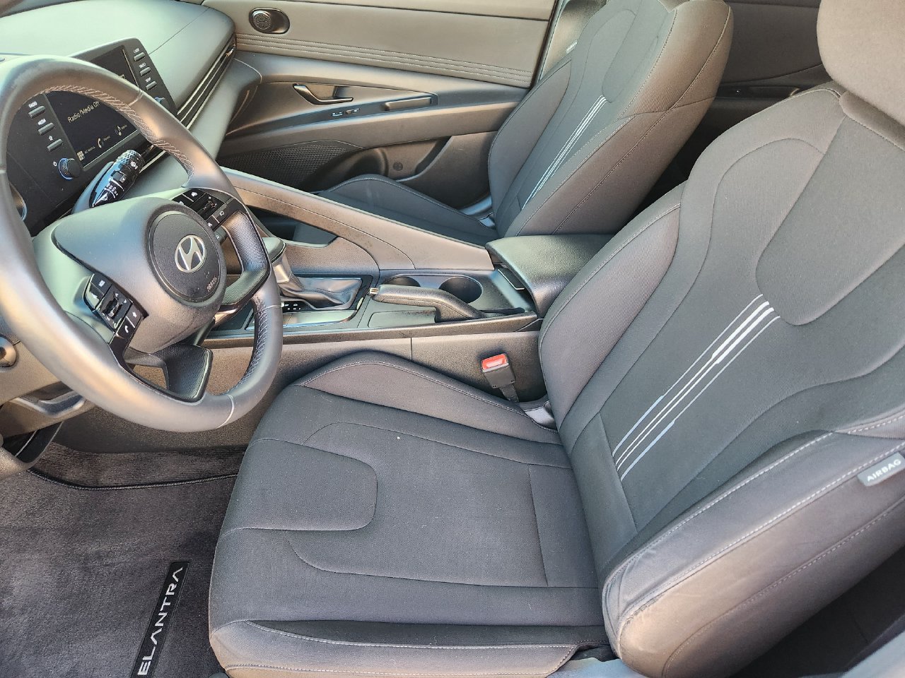 Used 2025 Hyundai Elantra Sport FWD image 10