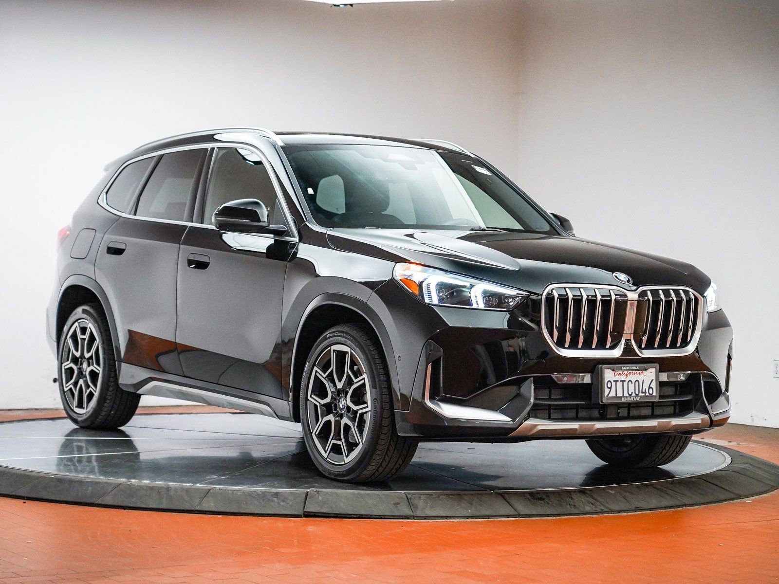 Used 2025 BMW X1 xDrive28i w/ Premium Package image 3