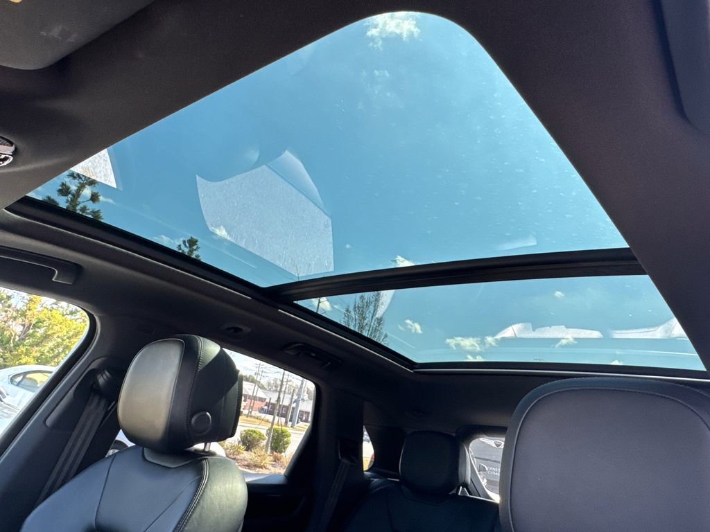 Used 2022 Porsche Cayenne Base image 32