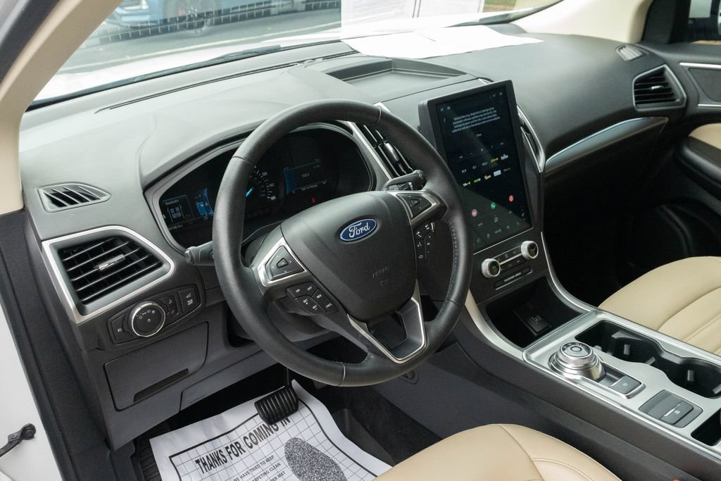 Used 2022 Ford Edge SEL w/ Convenience Package AWD/4WD image 3