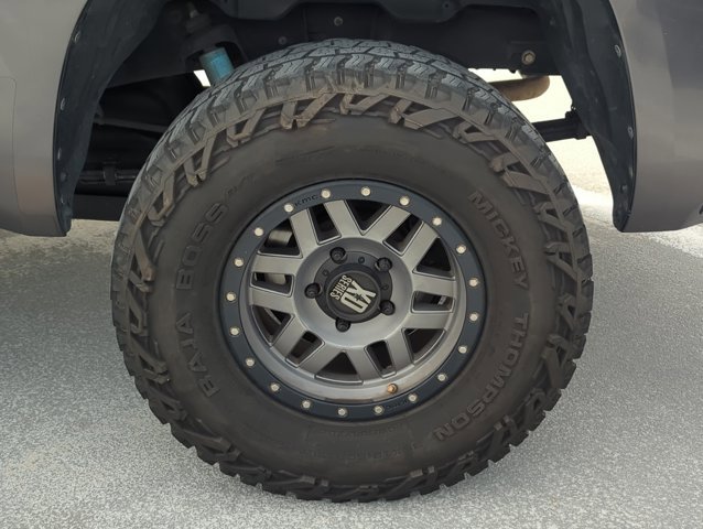 Used 2017 Toyota Tundra Limited w/ Limited Premium Package image 6