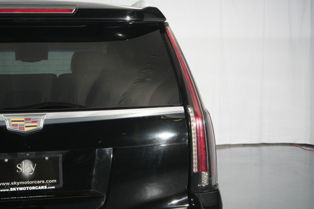 Used 2020 Cadillac Escalade Luxury image 23
